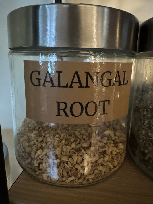 Greater Galangal root, dried, cut, organic