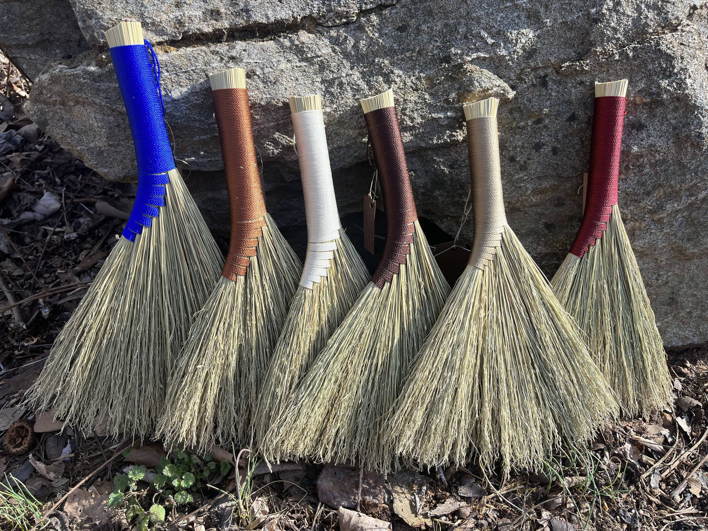 Sm Turkey Wing Whisk Broom - Solid Handle